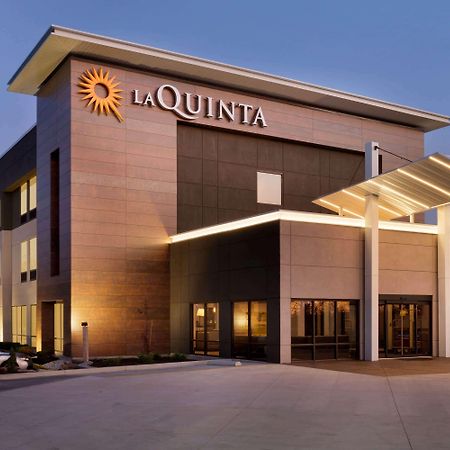La Quinta Inn & Suites By Wyndham St Louis Route 66 Windsor Springs Екстериор снимка