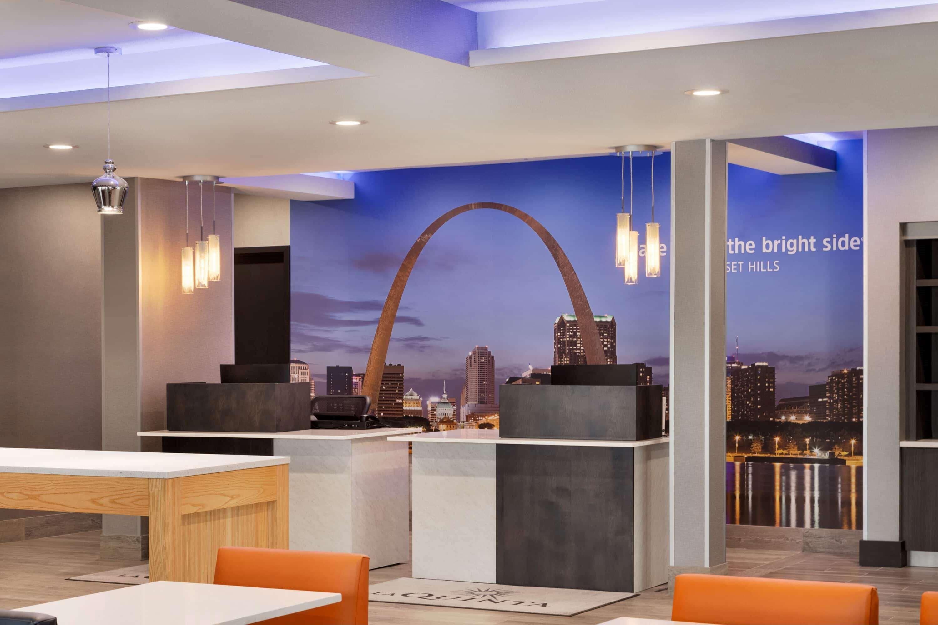 La Quinta Inn & Suites By Wyndham St Louis Route 66 Windsor Springs Екстериор снимка