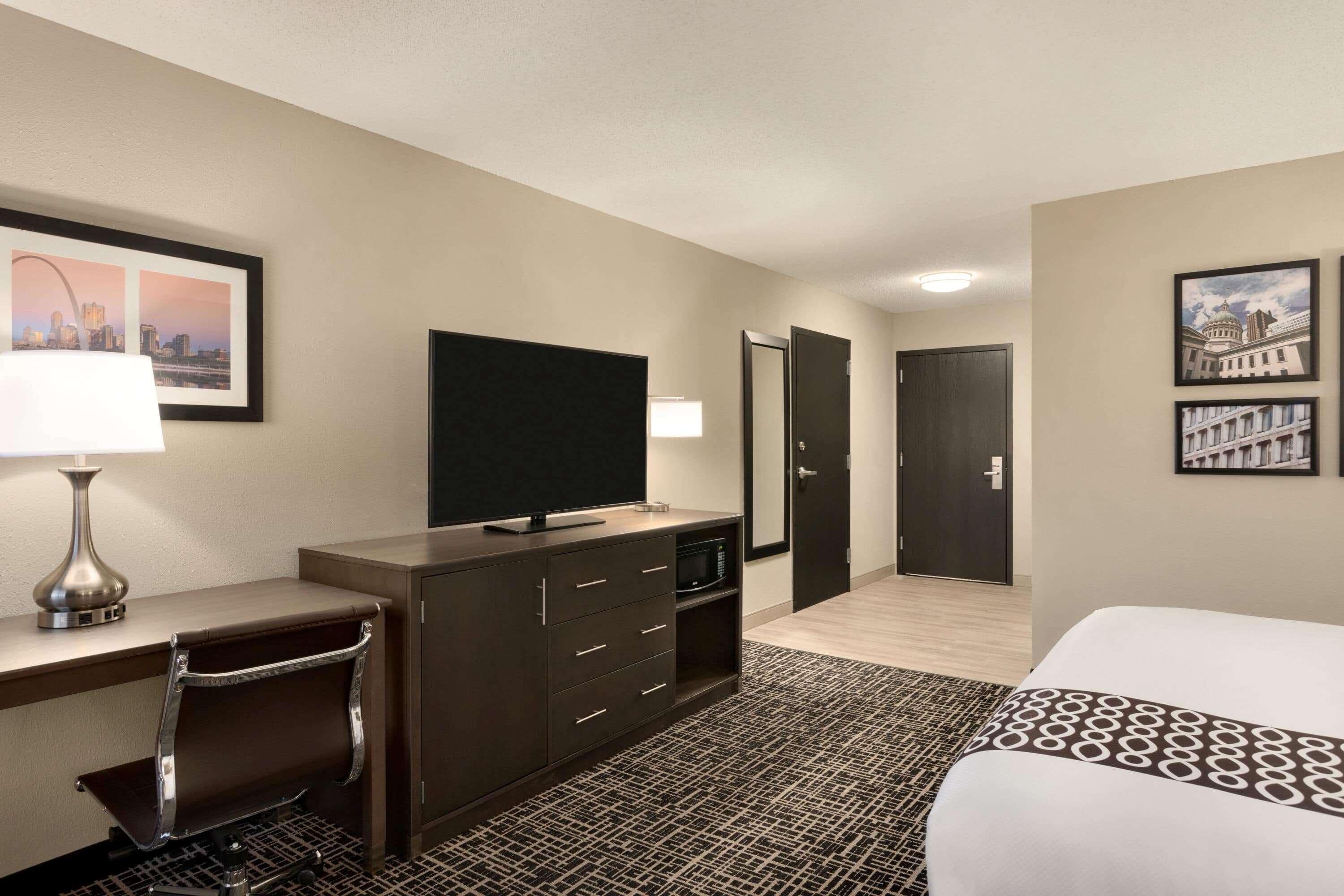La Quinta Inn & Suites By Wyndham St Louis Route 66 Windsor Springs Екстериор снимка