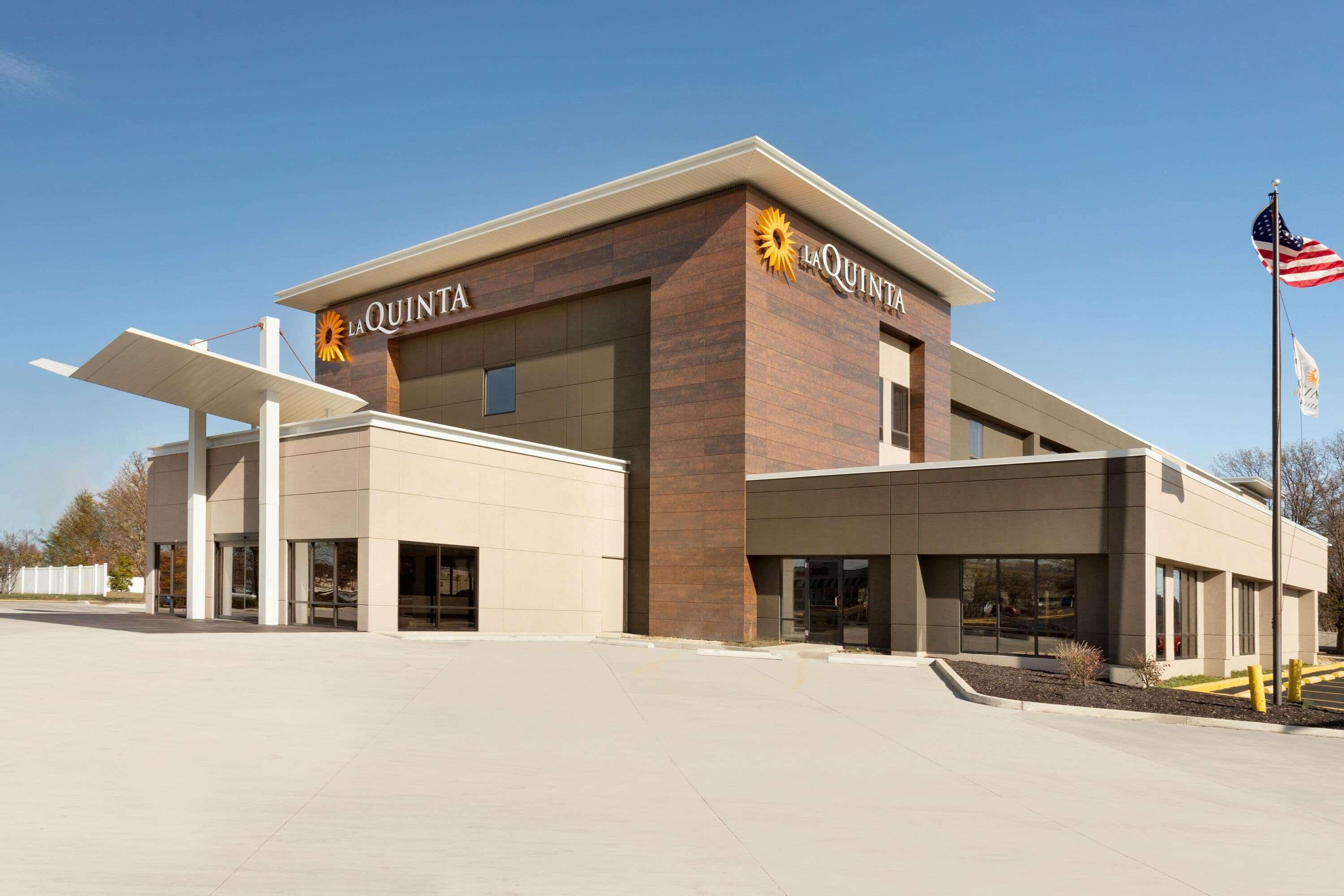 La Quinta Inn & Suites By Wyndham St Louis Route 66 Windsor Springs Екстериор снимка