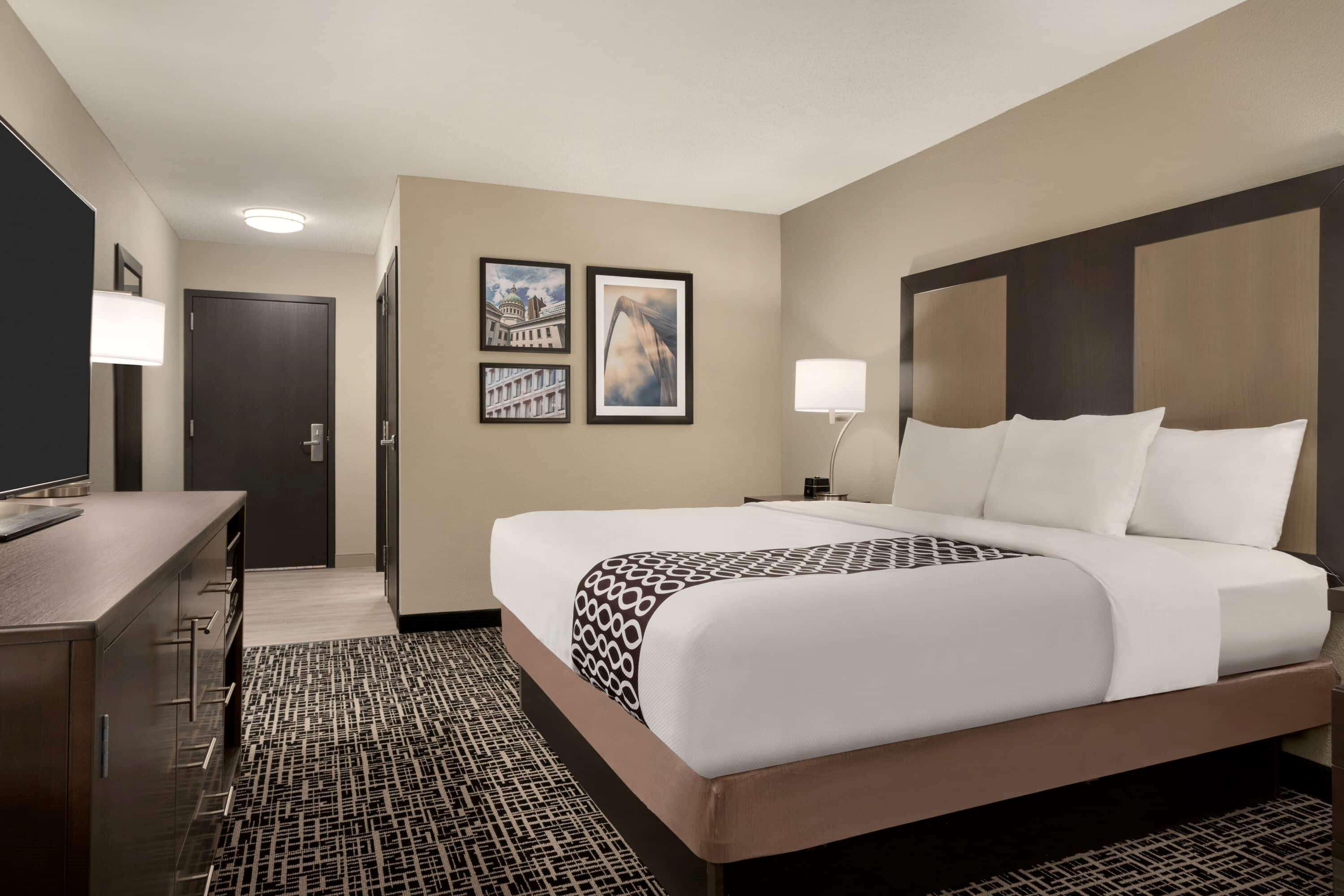 La Quinta Inn & Suites By Wyndham St Louis Route 66 Windsor Springs Екстериор снимка