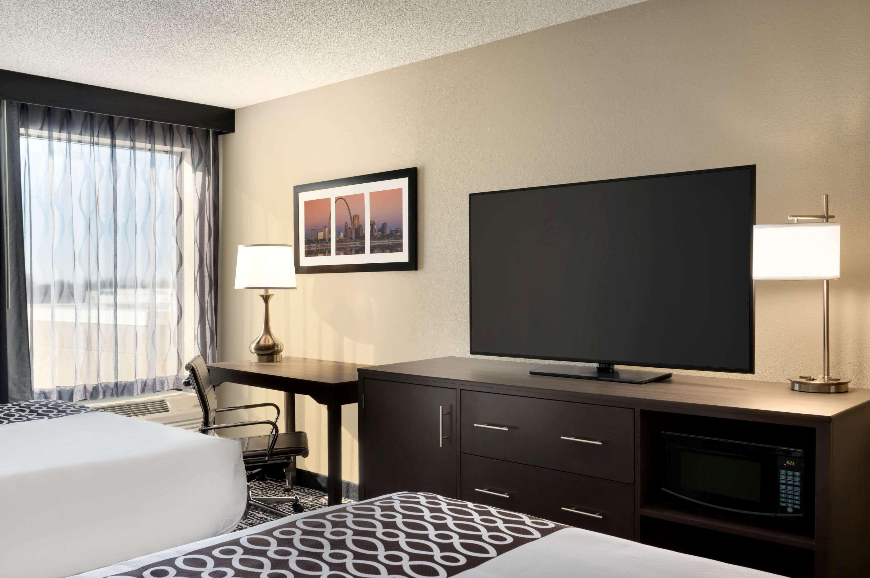 La Quinta Inn & Suites By Wyndham St Louis Route 66 Windsor Springs Екстериор снимка