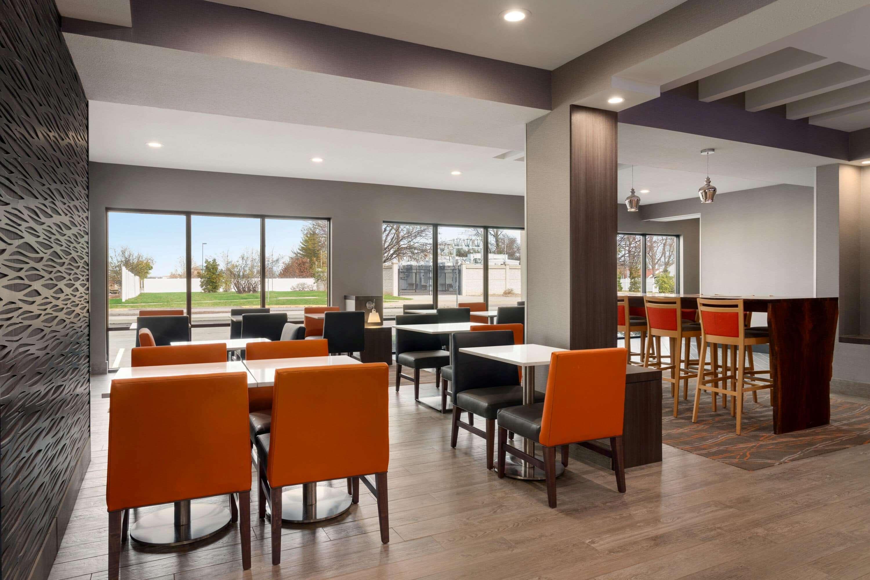 La Quinta Inn & Suites By Wyndham St Louis Route 66 Windsor Springs Екстериор снимка