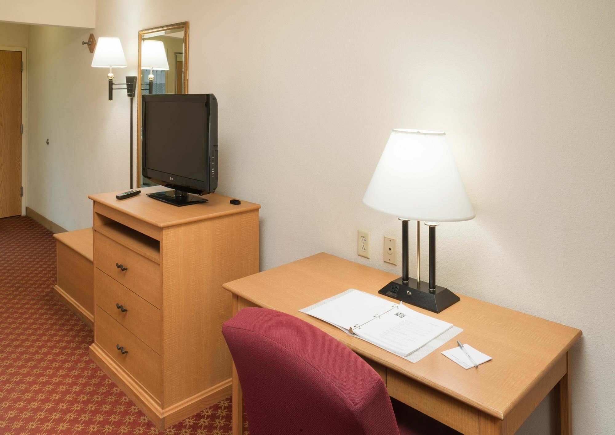 La Quinta Inn & Suites By Wyndham St Louis Route 66 Windsor Springs Екстериор снимка
